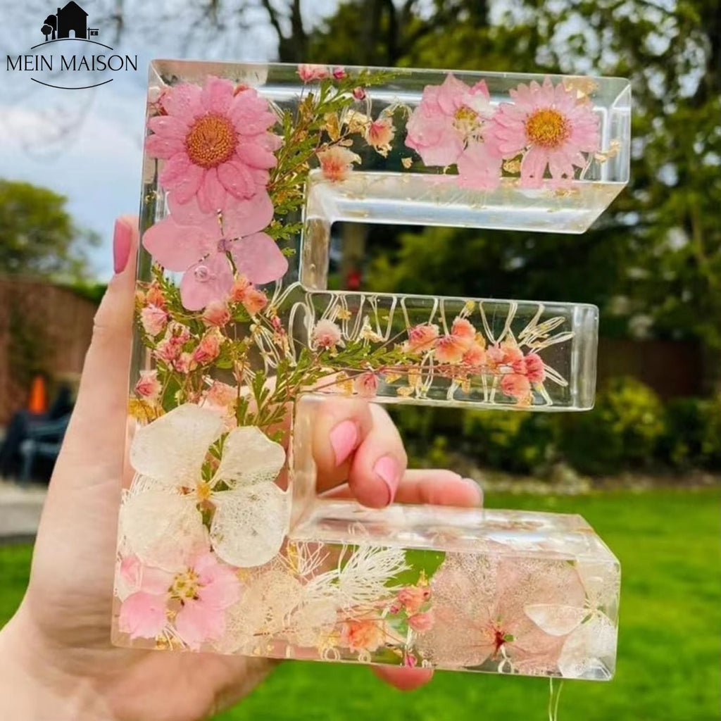 Leuchtbuchstabe aus Gießharz mit Trockenblumen – frei wählbar – Bild 2
