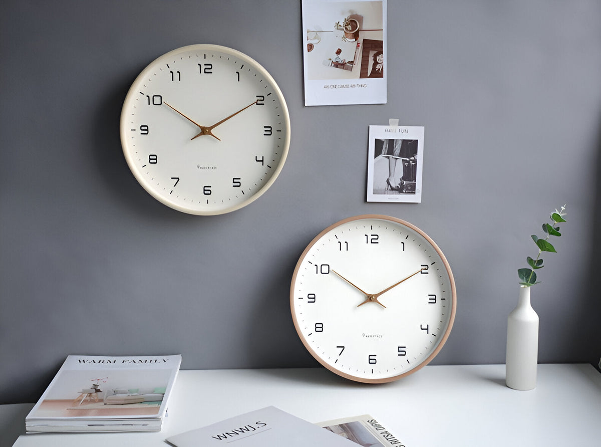 Wanduhr mit Holzrahmen – lautloses Quarzwerk, klares Zifferblatt – Bild 5