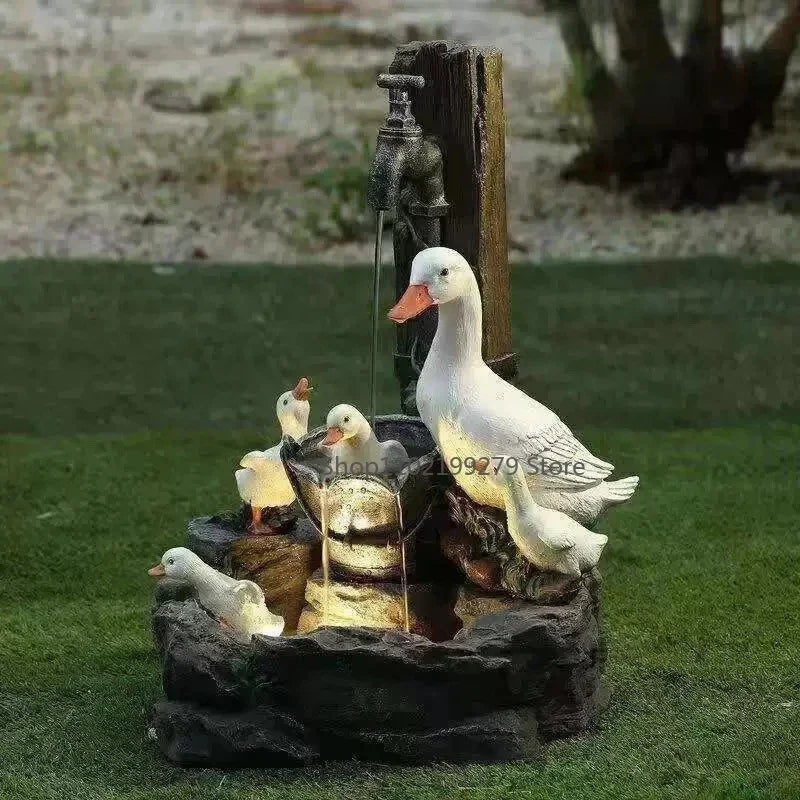 Gartenfigur aus Kunstharz – als Ente oder Eichhörnchen, mit Solarlicht – Bild 1