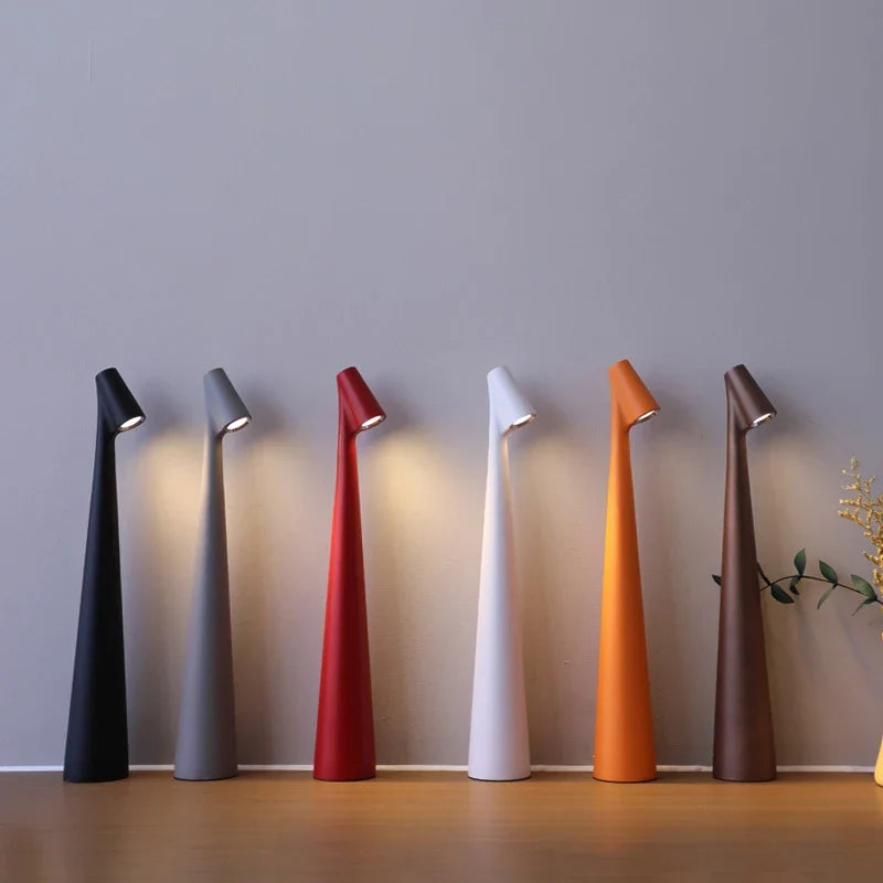 Schmale Akku-Tischlampe mit Touchdimmer – dreiunddreißig Zentimeter hoch – Bild 1