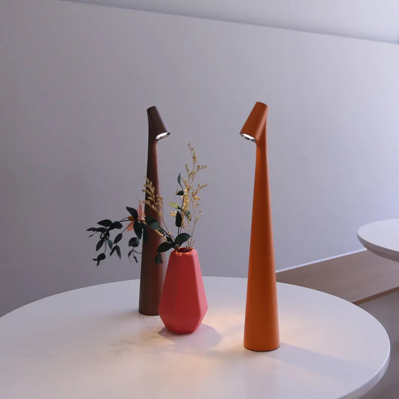 Schmale Akku-Tischlampe mit Touchdimmer – dreiunddreißig Zentimeter hoch – Bild 2