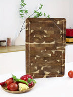 Acacia End-Grain Cutting Board – The Blade Slips Between the Fibers – Image 7