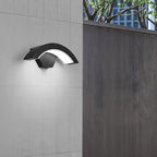 Curved Outdoor Wall Light in Aluminum – Built-In LED, No Bulb to Replace – Image 5