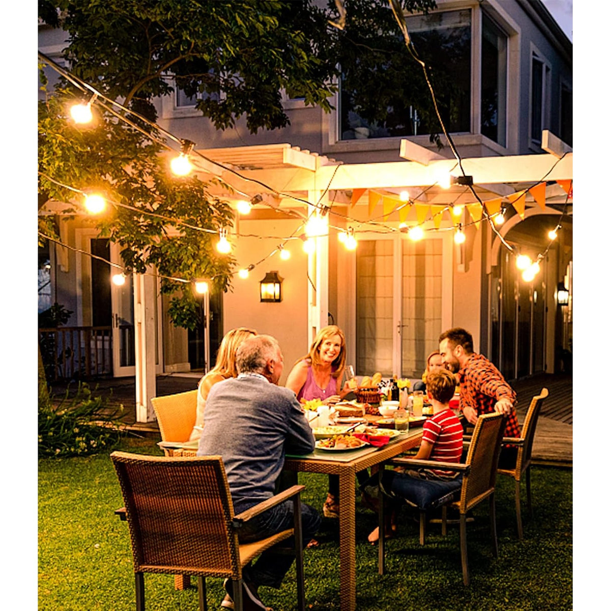 Solar Patio String Lights with G40 Globe Bulbs