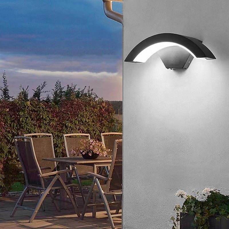 Gebogene Außenwandleuchte aus Aluminium – LED fest eingebaut – Bild 4